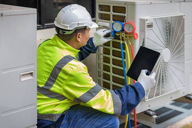 Professional Hvac Installation technician working in Yorktown, TX